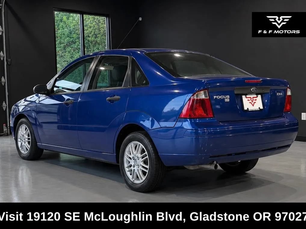 Used 2005 Ford Focus SE FWD image 4