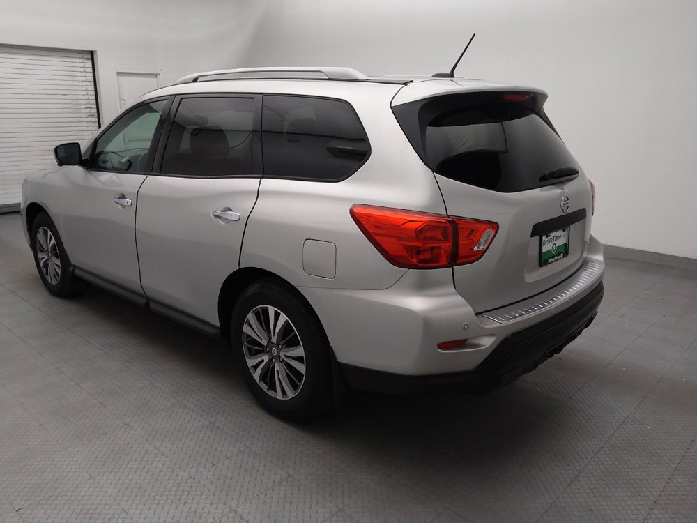 Used 2017 Nissan Pathfinder SL w/ SL Premium Package FWD image 5