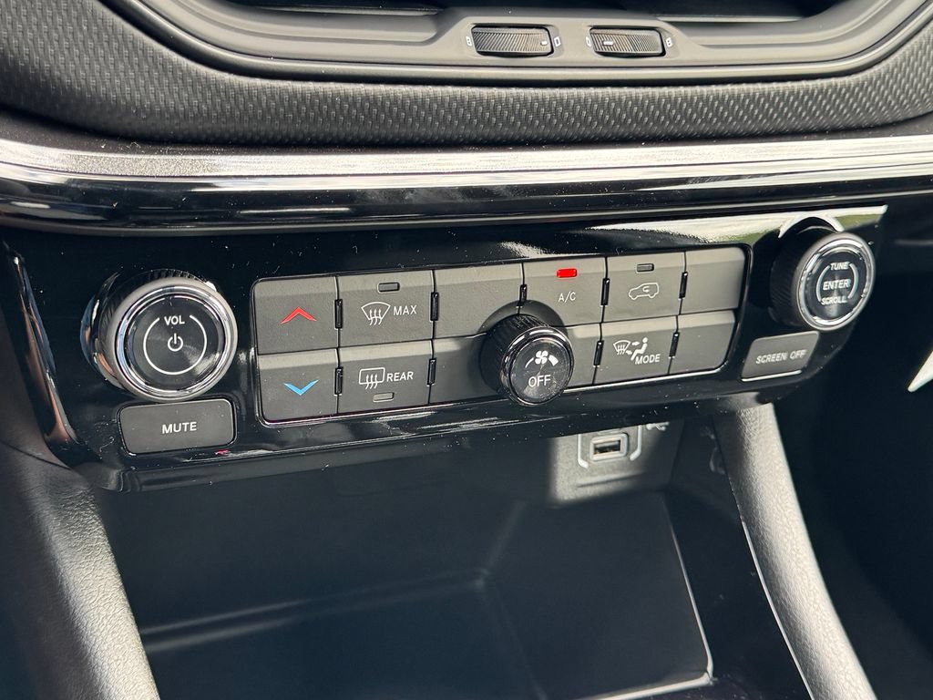 New 2026 Jeep Compass Latitude AWD/4WD image 22