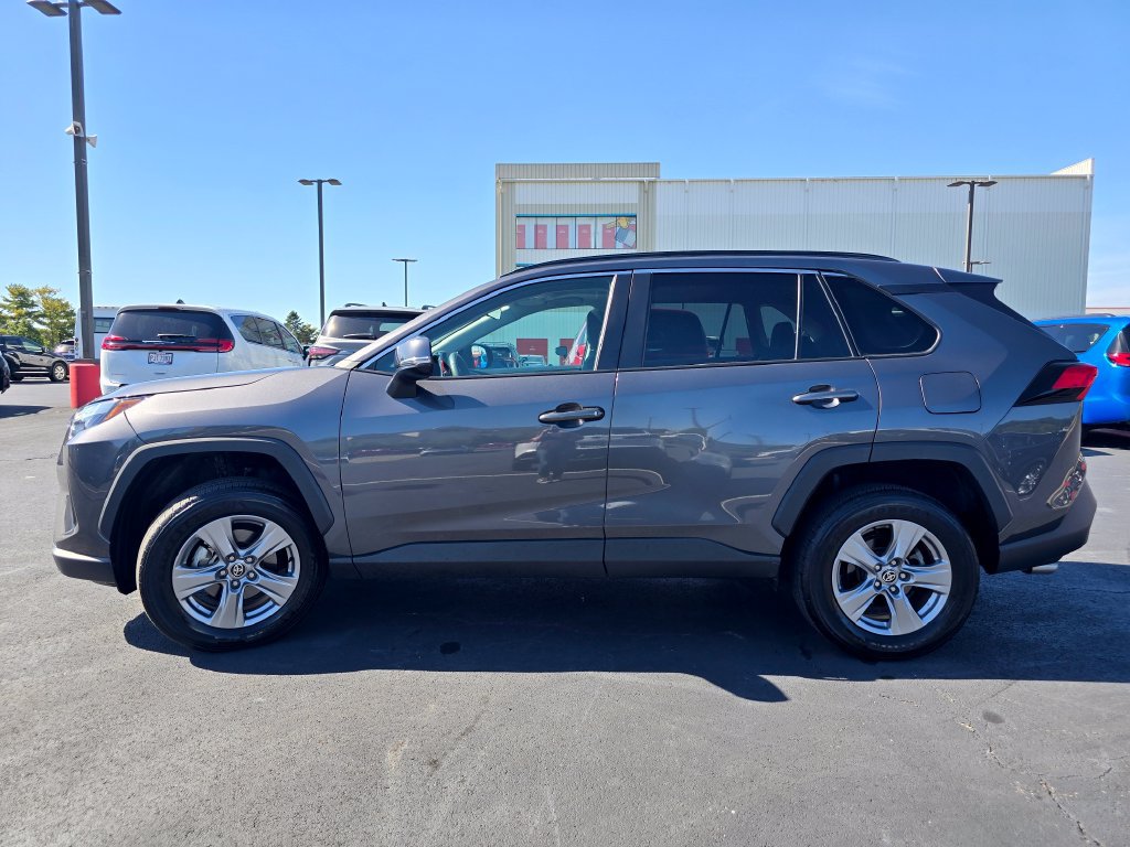 Used 2024 Toyota RAV4 XLE w/ Convenience Package AWD/4WD image 5