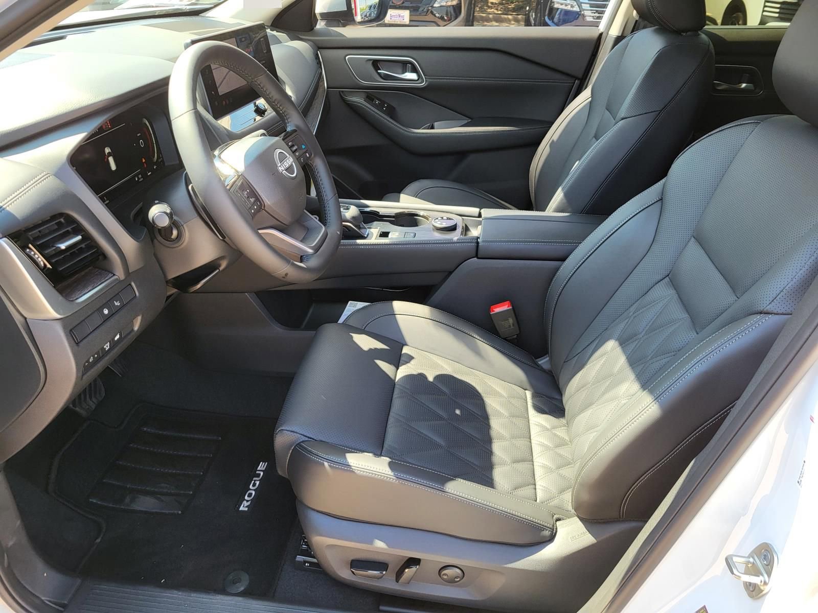 New 2026 Nissan Rogue Platinum image 19