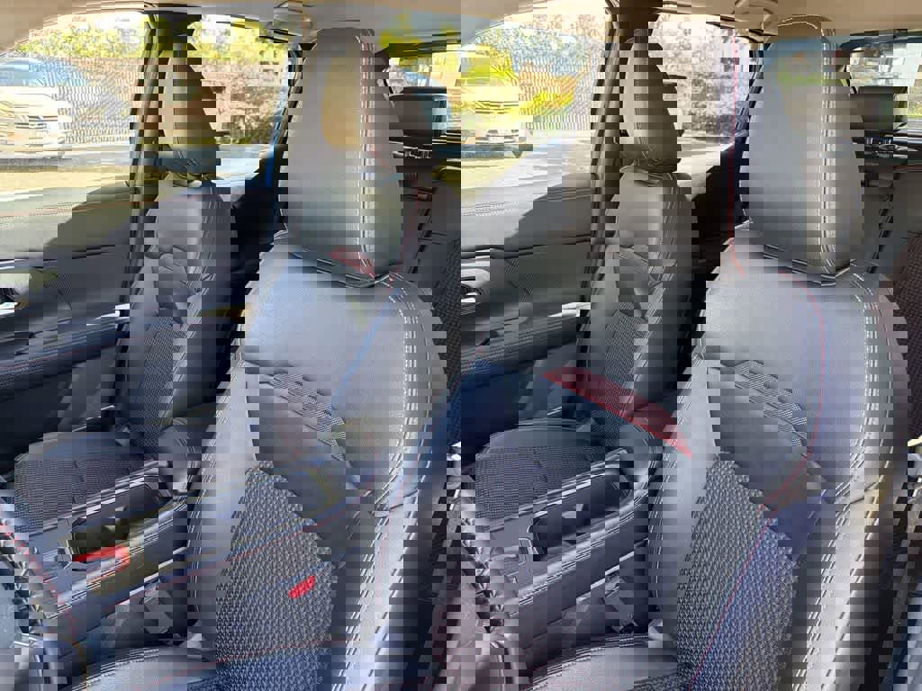 Used 2025 Nissan Kicks SR image 26