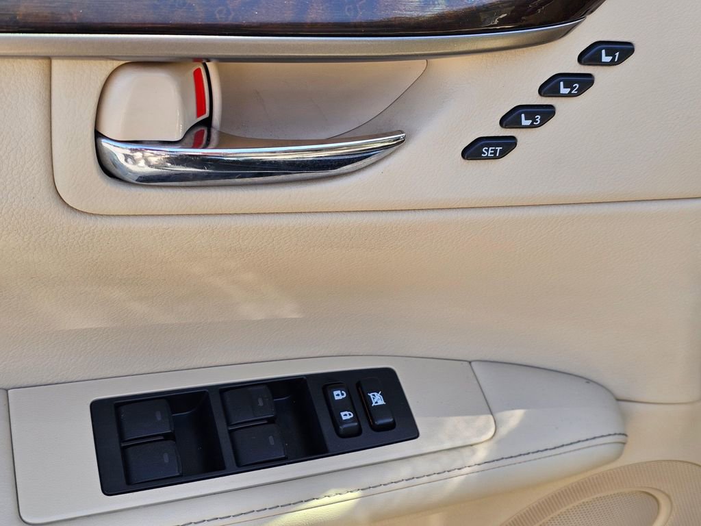 Used 2014 Lexus ES 350 w/ Ultra Luxury Package FWD image 22