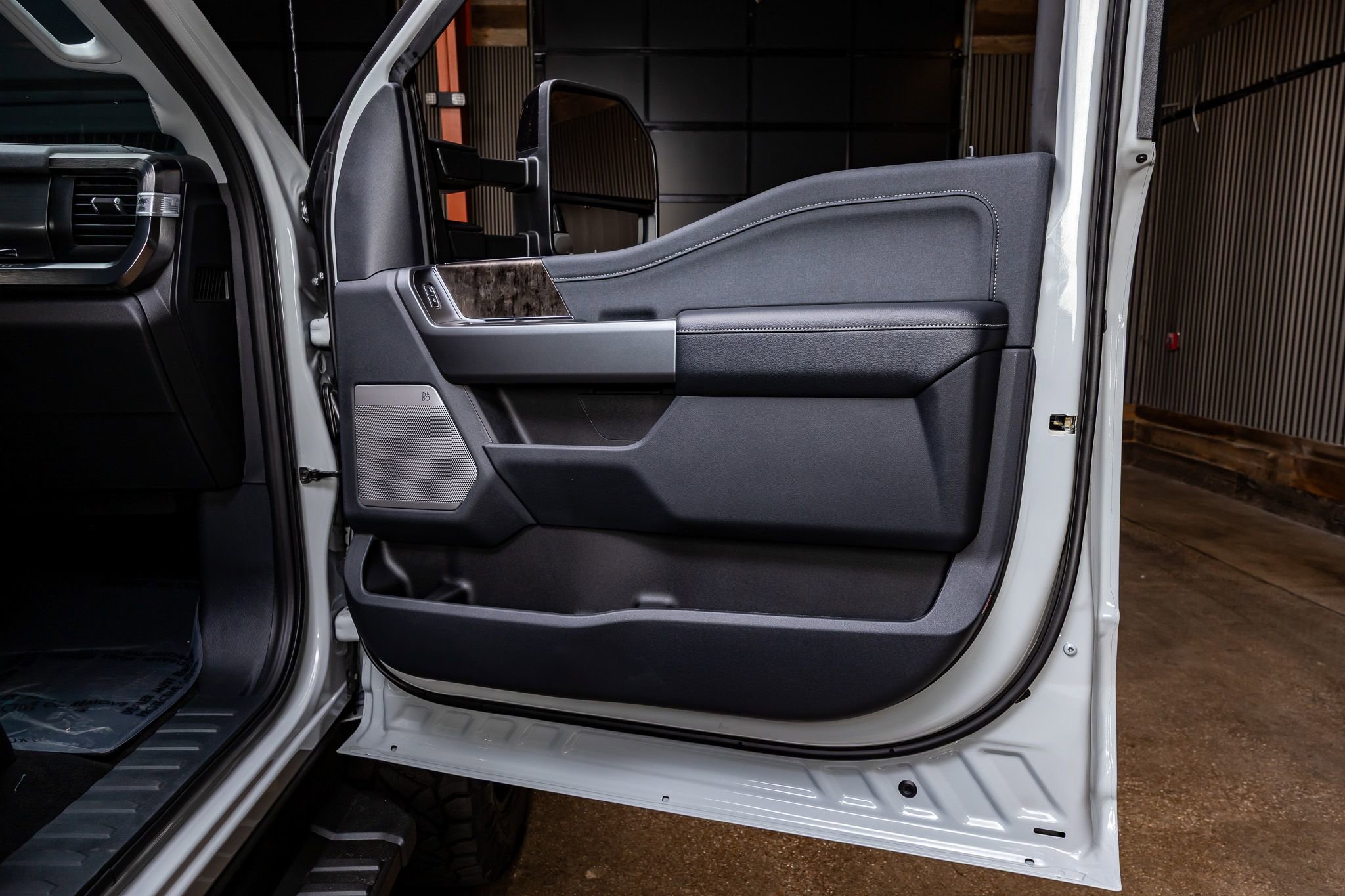 Used 2026 Ford F250 Lariat w/ Black Appearance Package image 37