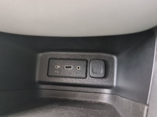 Used 2020 Chevrolet Equinox LS w/ LS Convenience Package image 21