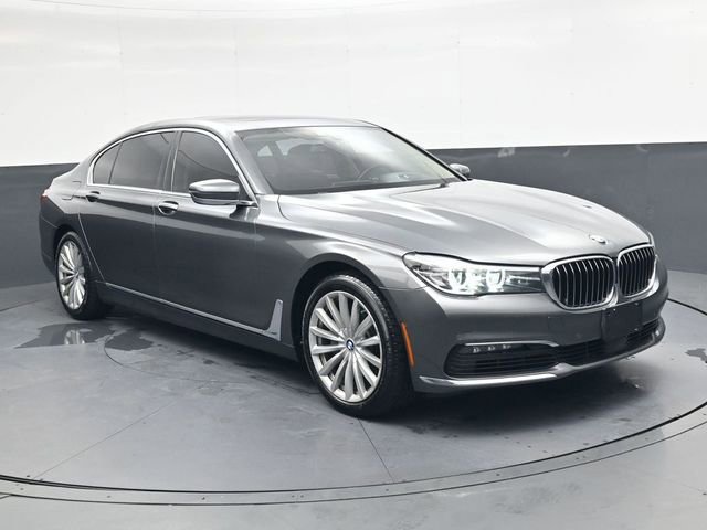 Used 2018 BMW 740i image 2