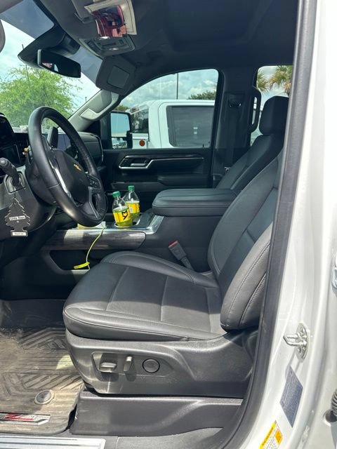 Used 2025 Chevrolet Silverado 2500 LTZ w/ LTZ Convenience Package AWD/4WD image 7