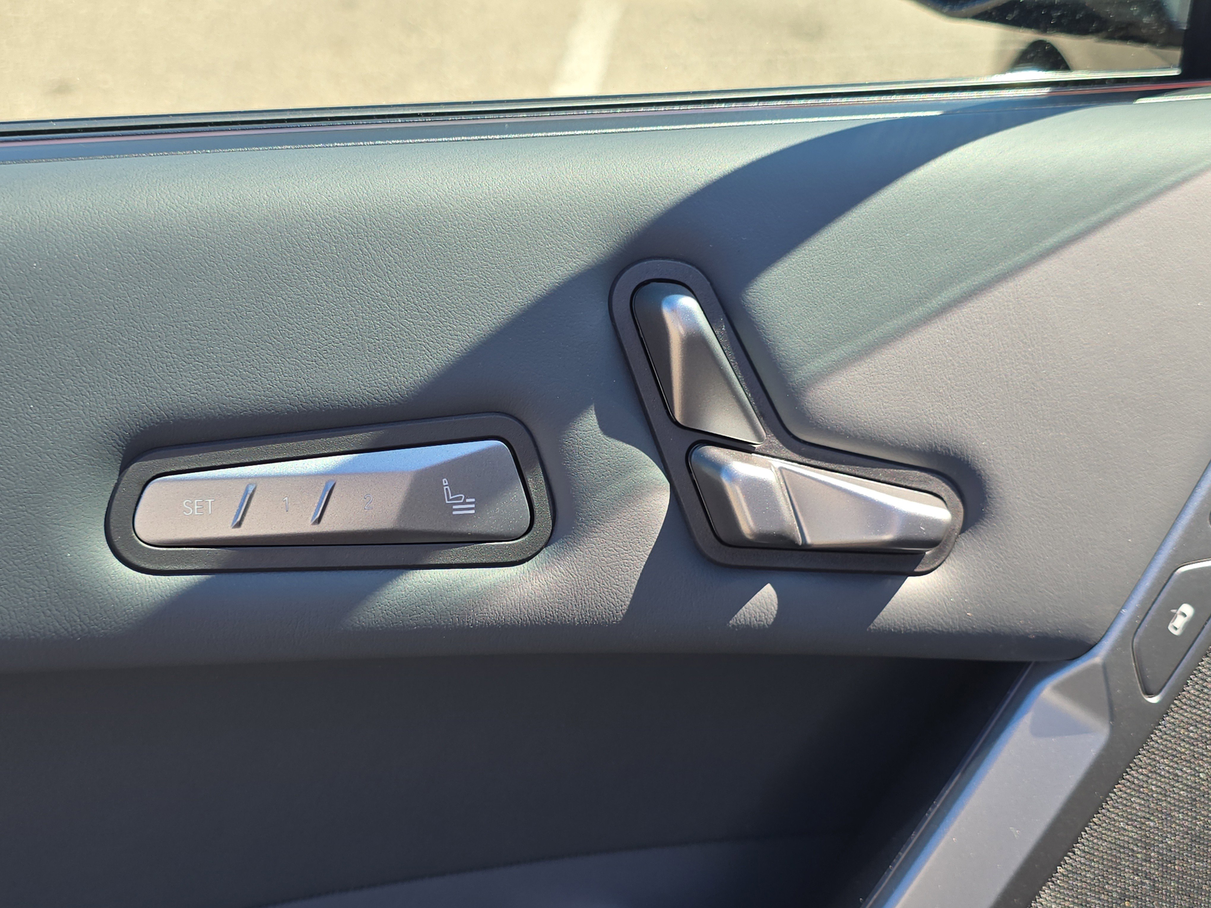 New 2026 BMW iX xDrive60 w/ M Sport Package image 19