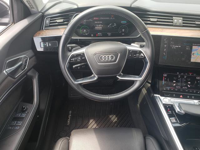 Used 2019 Audi e-tron Prestige w/ Prestige Package AWD/4WD image 15