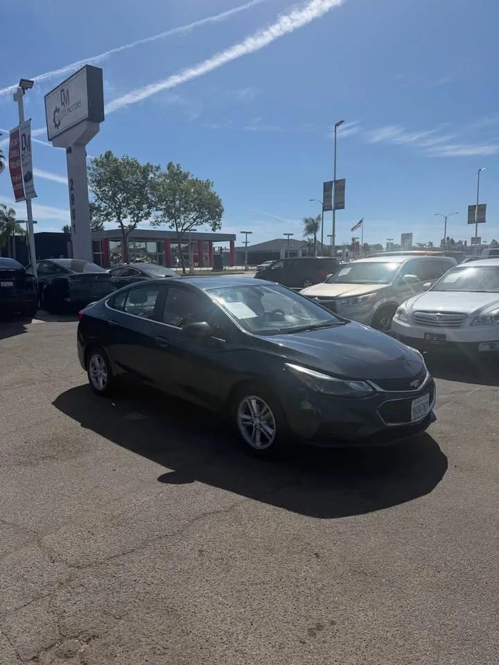 Used 2016 Chevrolet Cruze LT w/ Convenience Package image 3