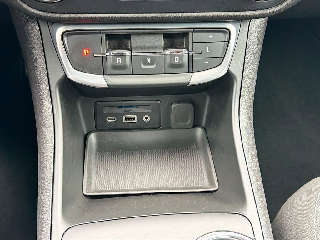 Used 2024 GMC Terrain SLT image 31