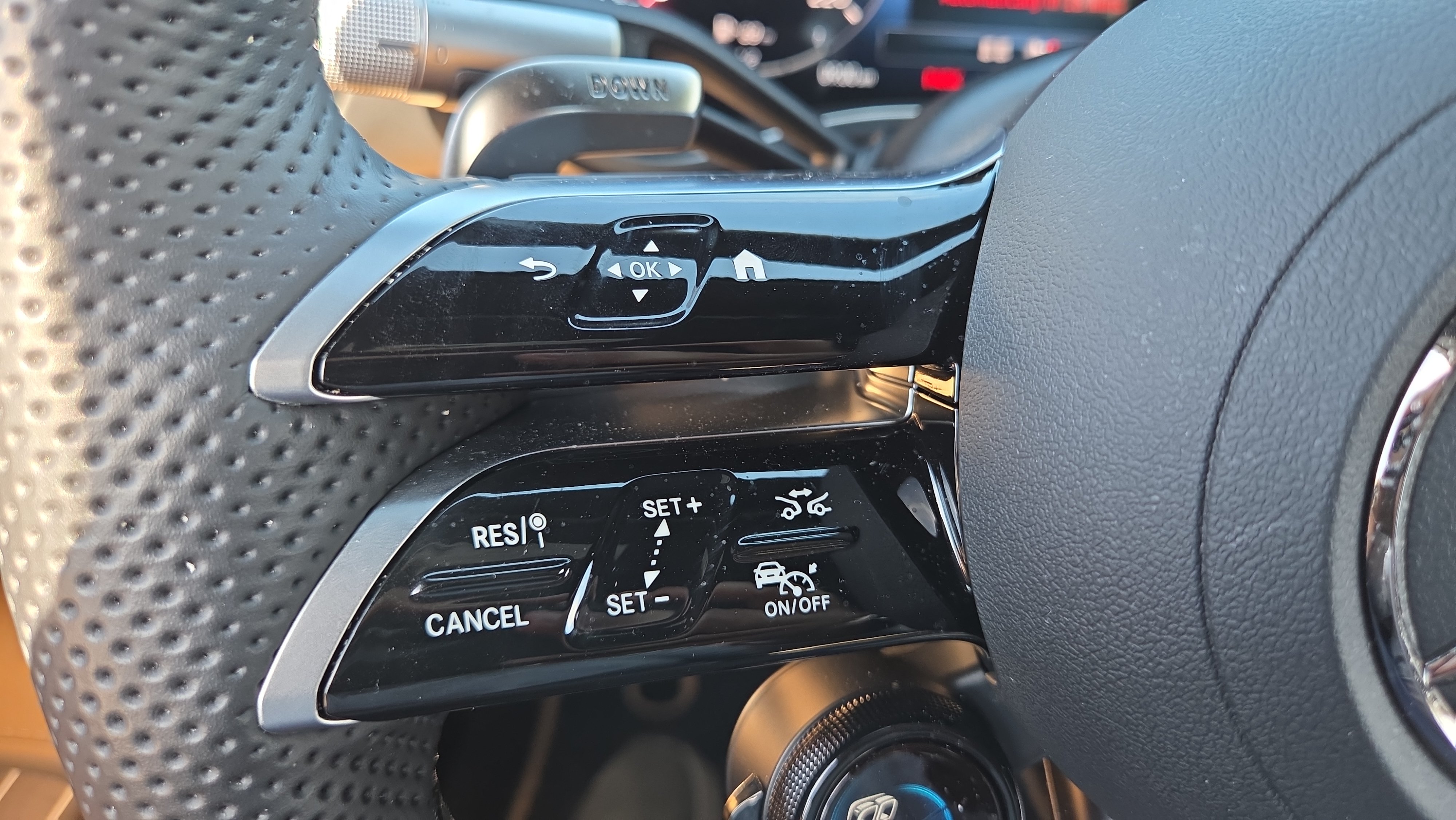 Certified 2025 Mercedes-Benz SL 63 AMG 4MATIC image 23
