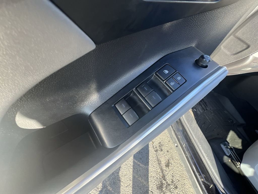 Used 2021 Toyota Highlander XLE image 24