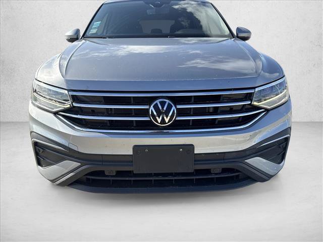 Used 2023 Volkswagen Tiguan SE FWD image 2
