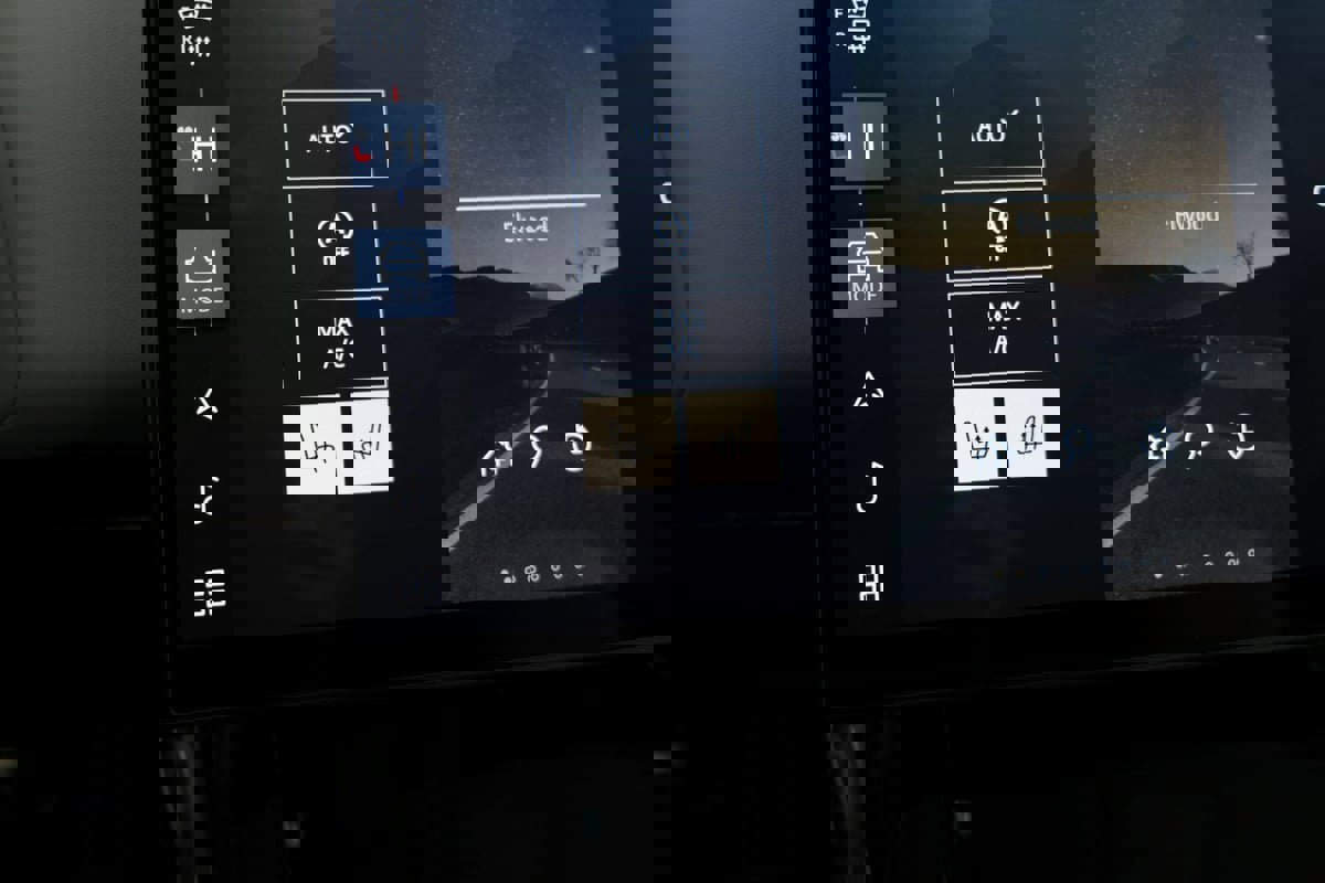 Used 2024 Land Rover Range Rover Sport Dynamic SE image 9