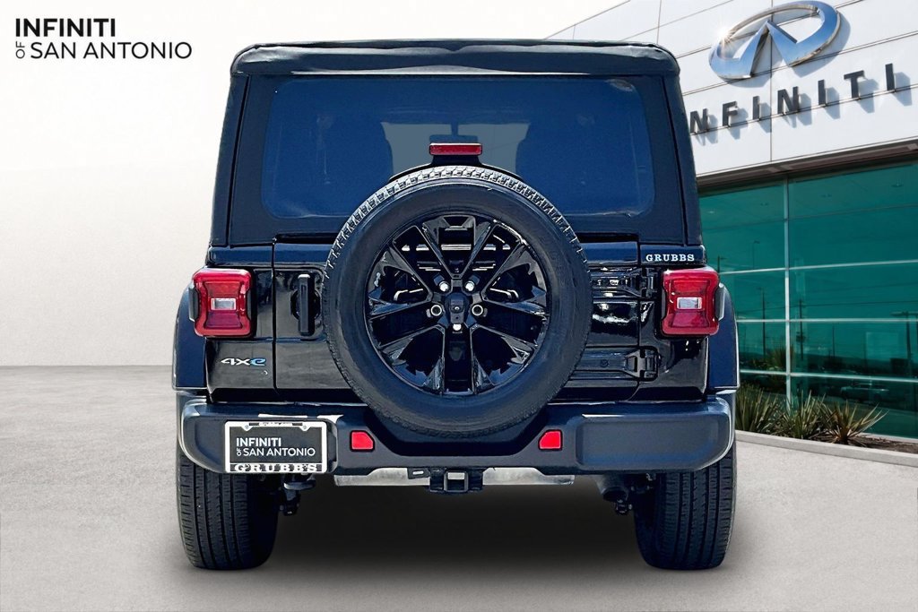 Used 2021 Jeep Wrangler Unlimited Sahara w/ Cold Weather Group AWD/4WD image 5