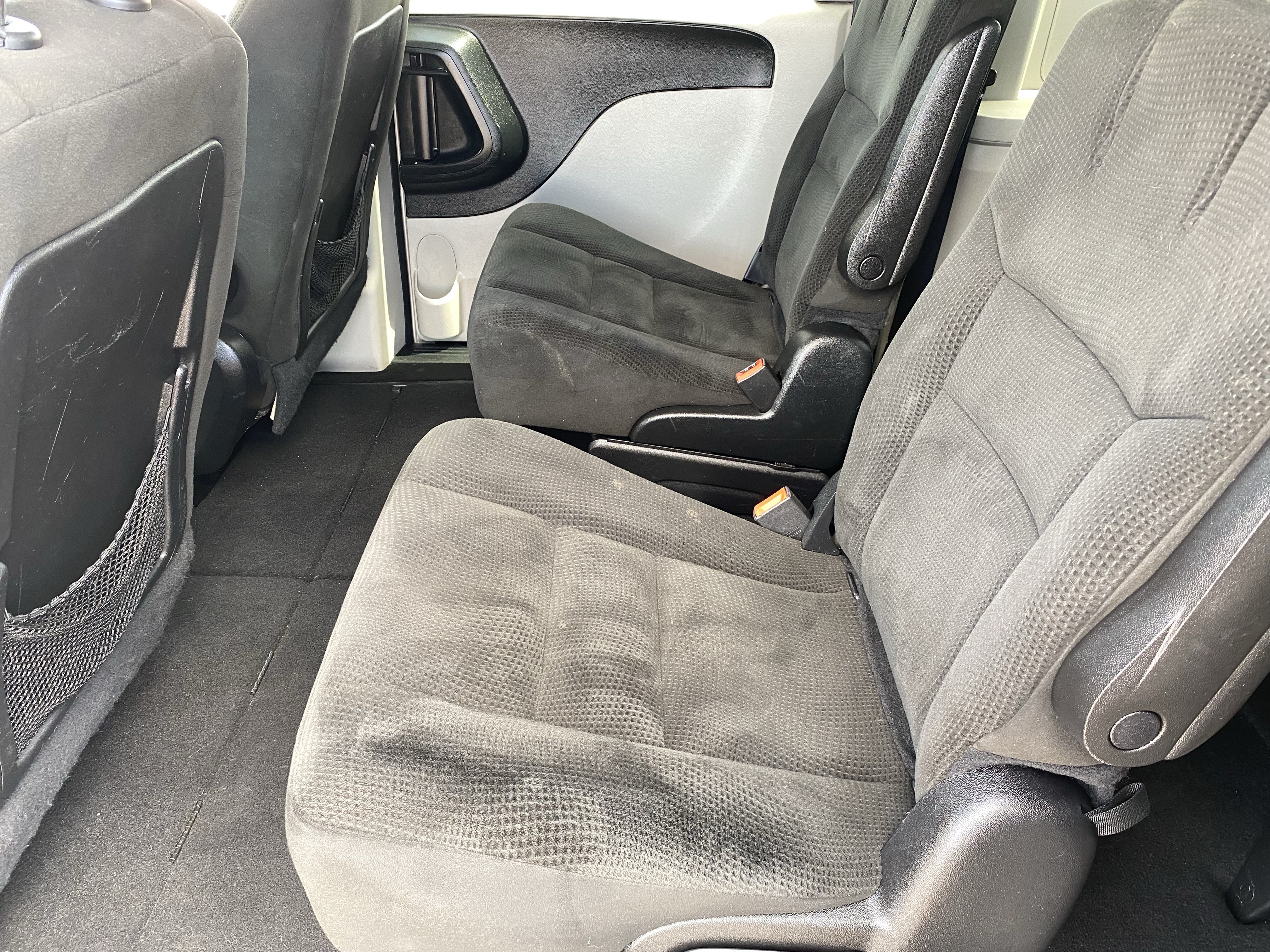 Used 2016 Dodge Grand Caravan SE w/ Quick Order Package 29E SE FWD image 17