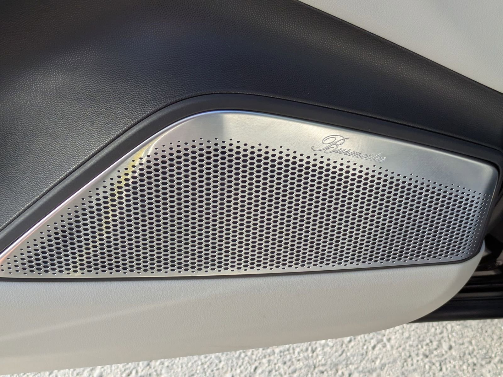 Certified 2025 Porsche Macan 4S Electric image 16