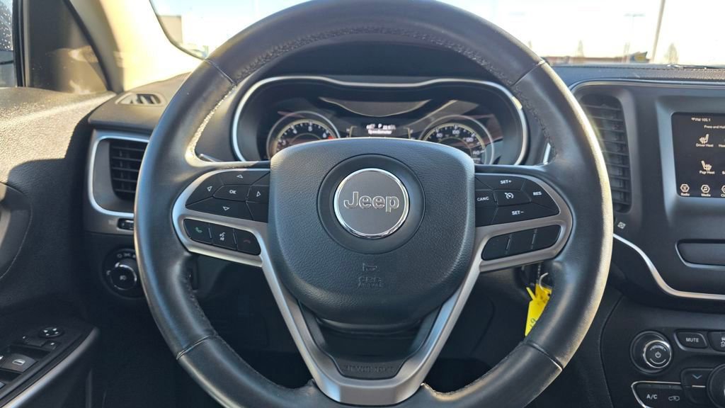 Used 2019 Jeep Cherokee Latitude w/ Cold Weather Group image 25