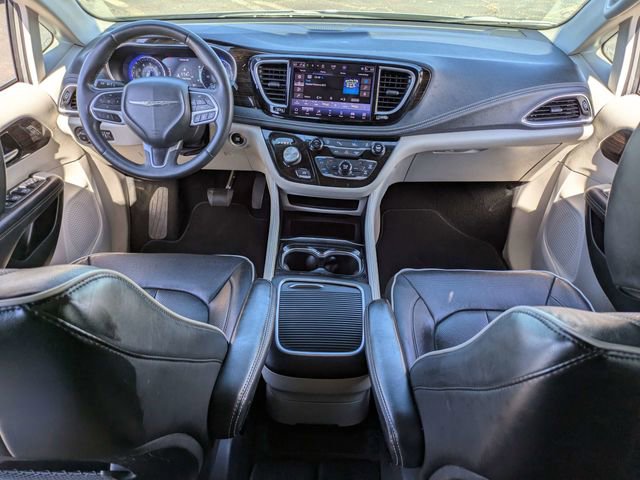 Used 2023 Chrysler Pacifica Limited image 18