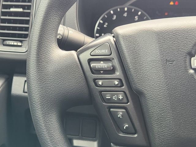 Used 2023 Nissan Frontier SV w/ Midnight Edition Package image 28