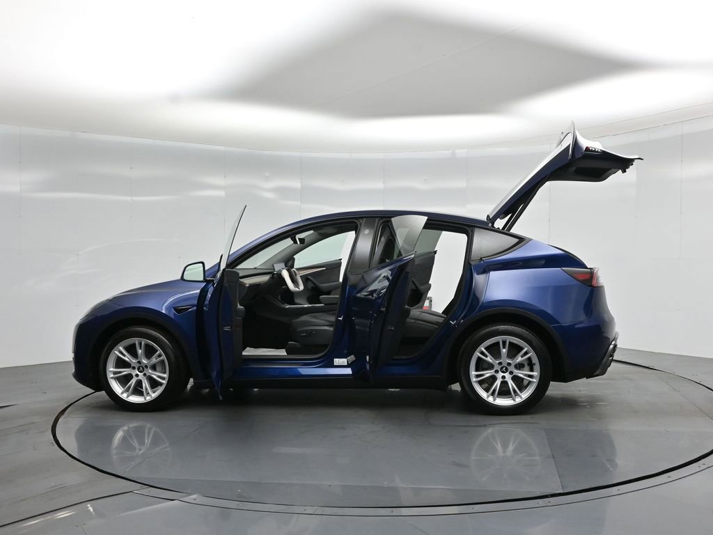 Used 2024 Tesla Model Y Long Range image 31