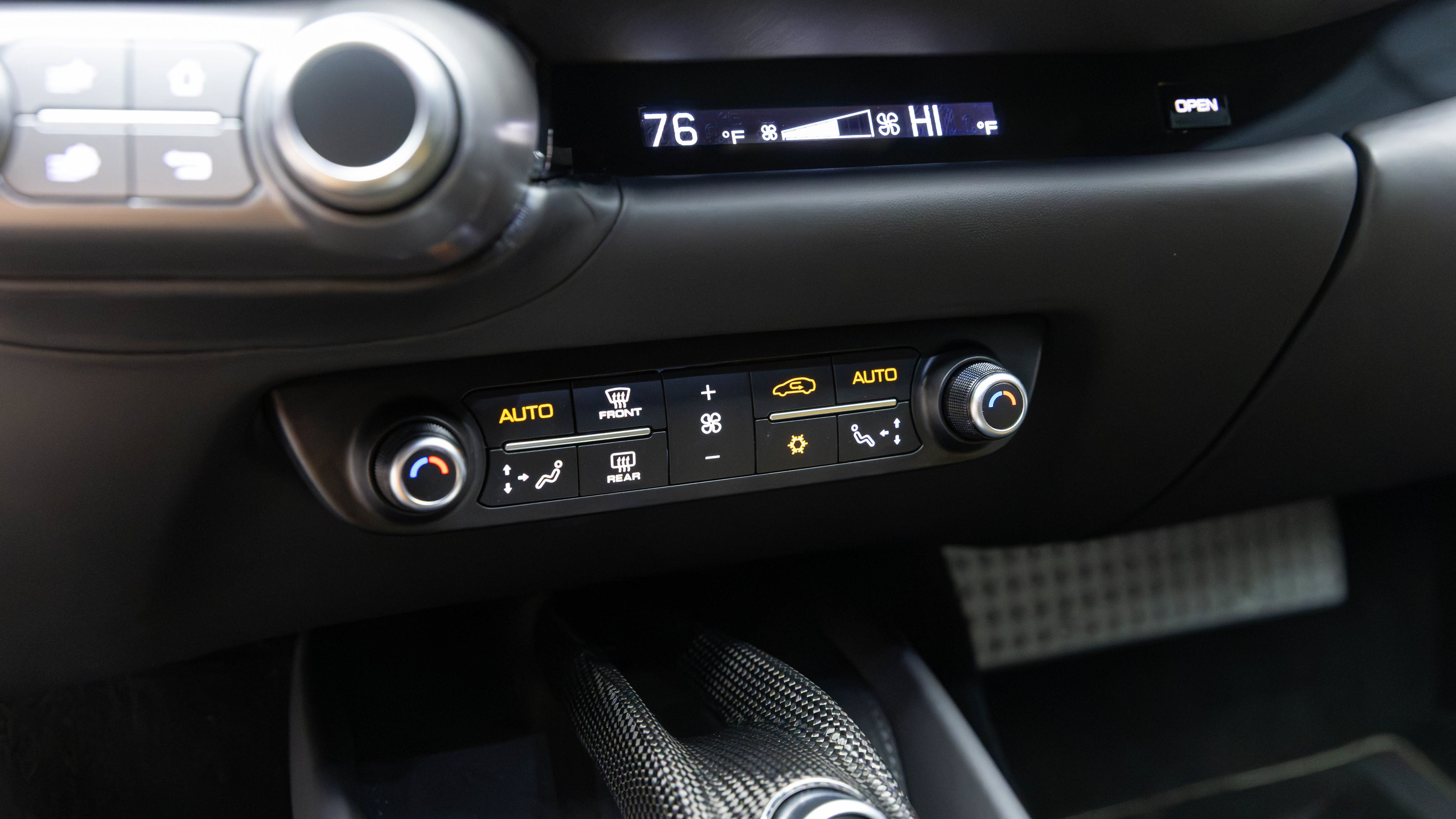 Used 2020 Ferrari 812 Superfast RWD image 35