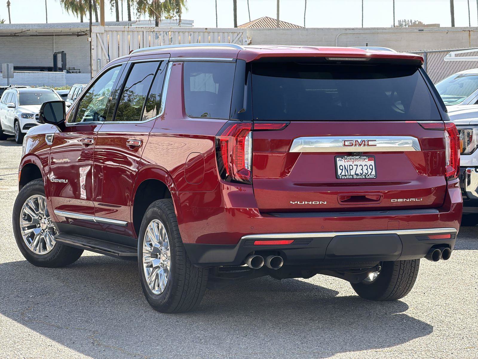 Used 2024 GMC Yukon Denali w/ Advanced Technology Package AWD/4WD image 6