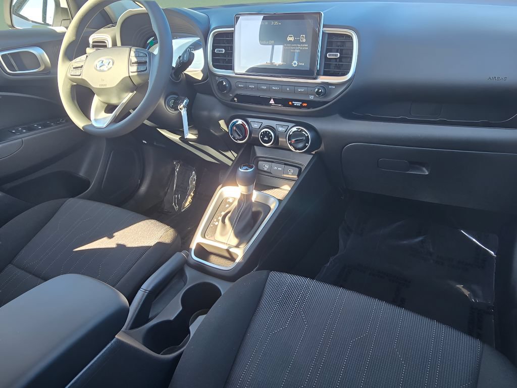 Used 2026 Hyundai Venue SE FWD image 27
