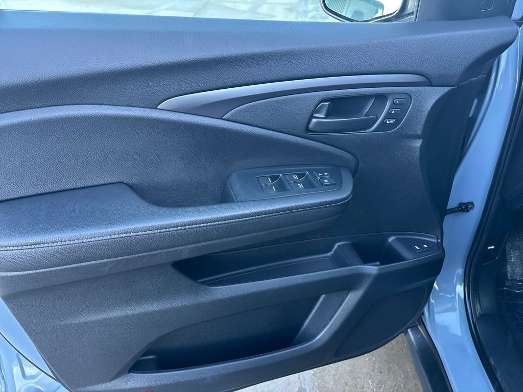 Used 2023 Honda Passport EX-L image 12