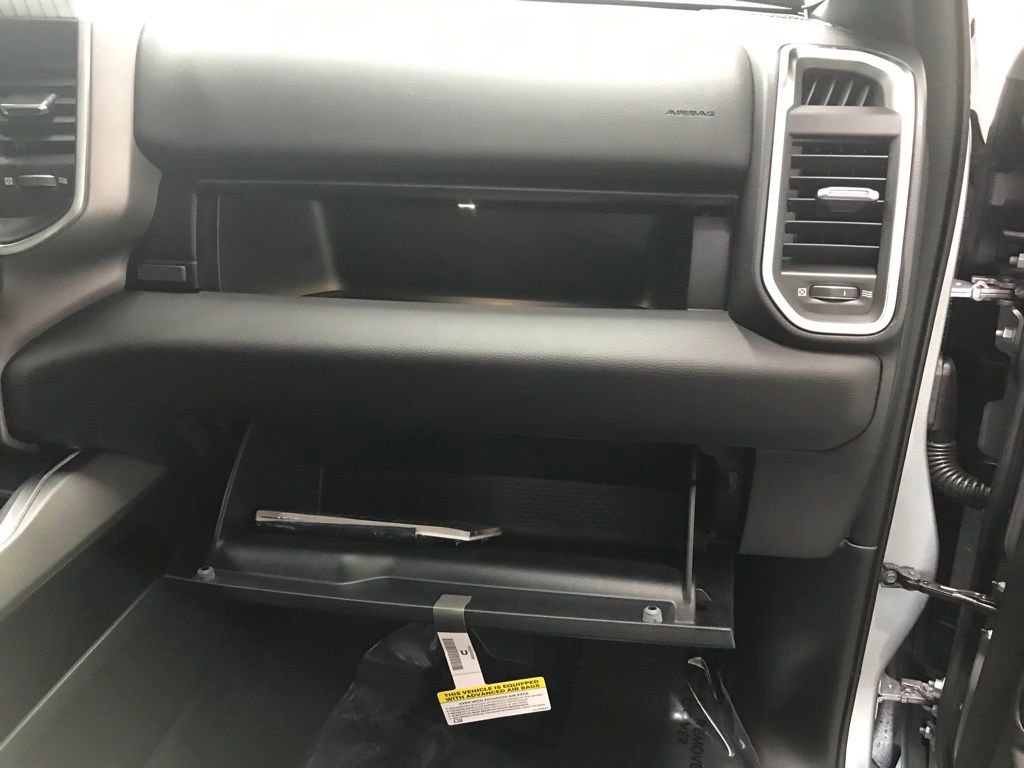 New 2026 RAM 1500 4x4 Crew Cab image 39