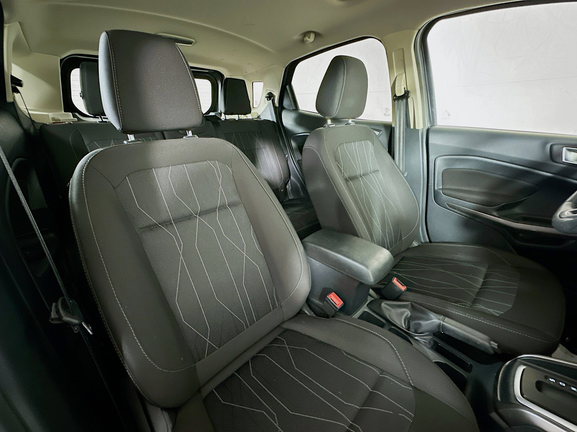 Used 2019 Ford EcoSport SE image 26