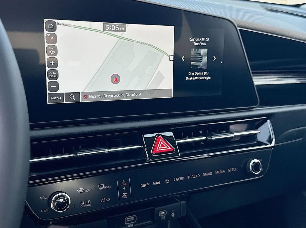 New 2025 Kia Niro SX Touring image 24