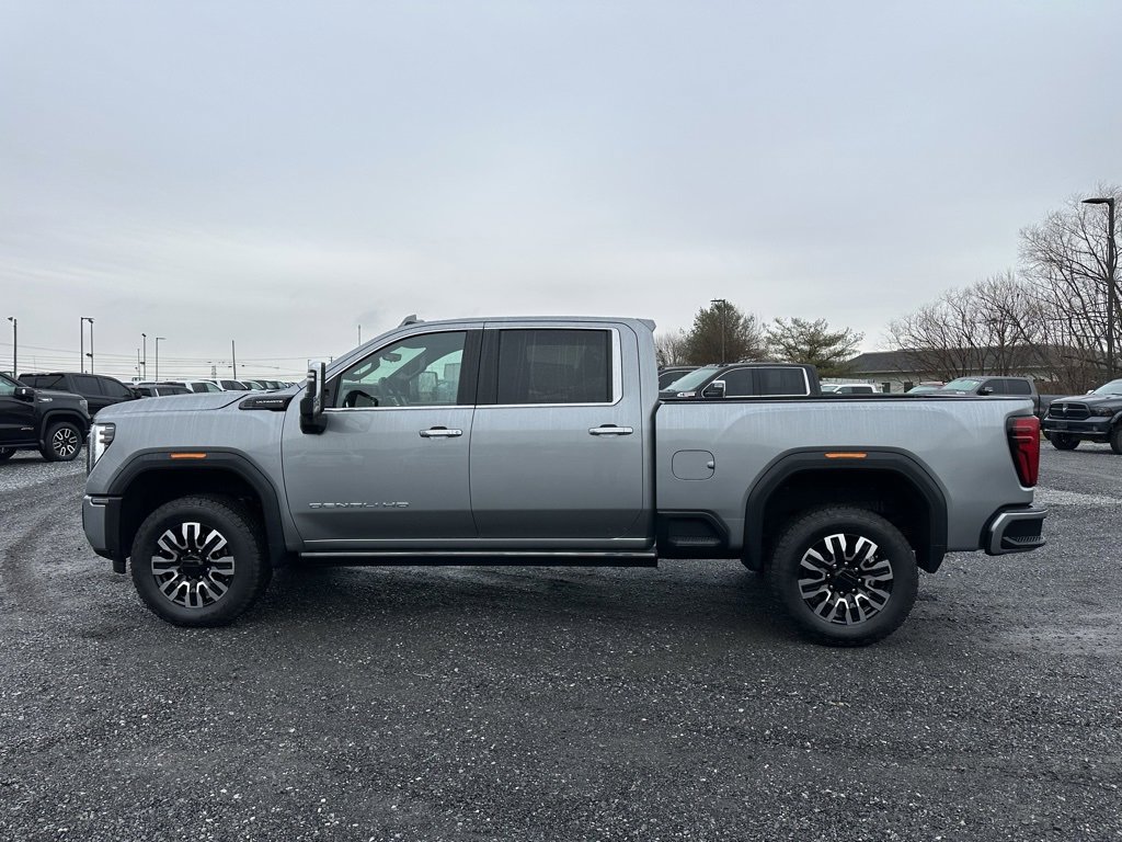 Used 2025 GMC Sierra 3500 Denali Ultimate image 7