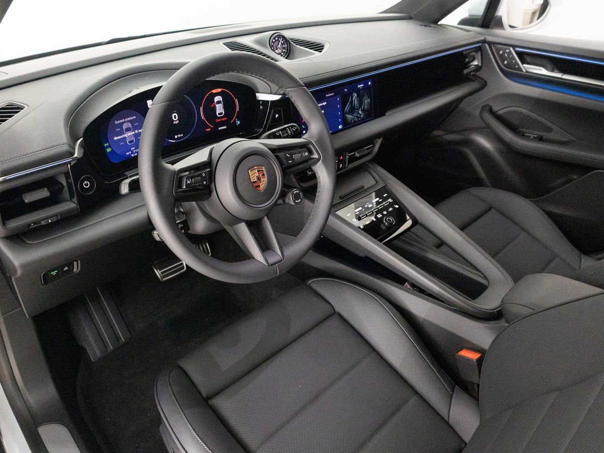 New 2025 Porsche Macan 4S Electric image 4