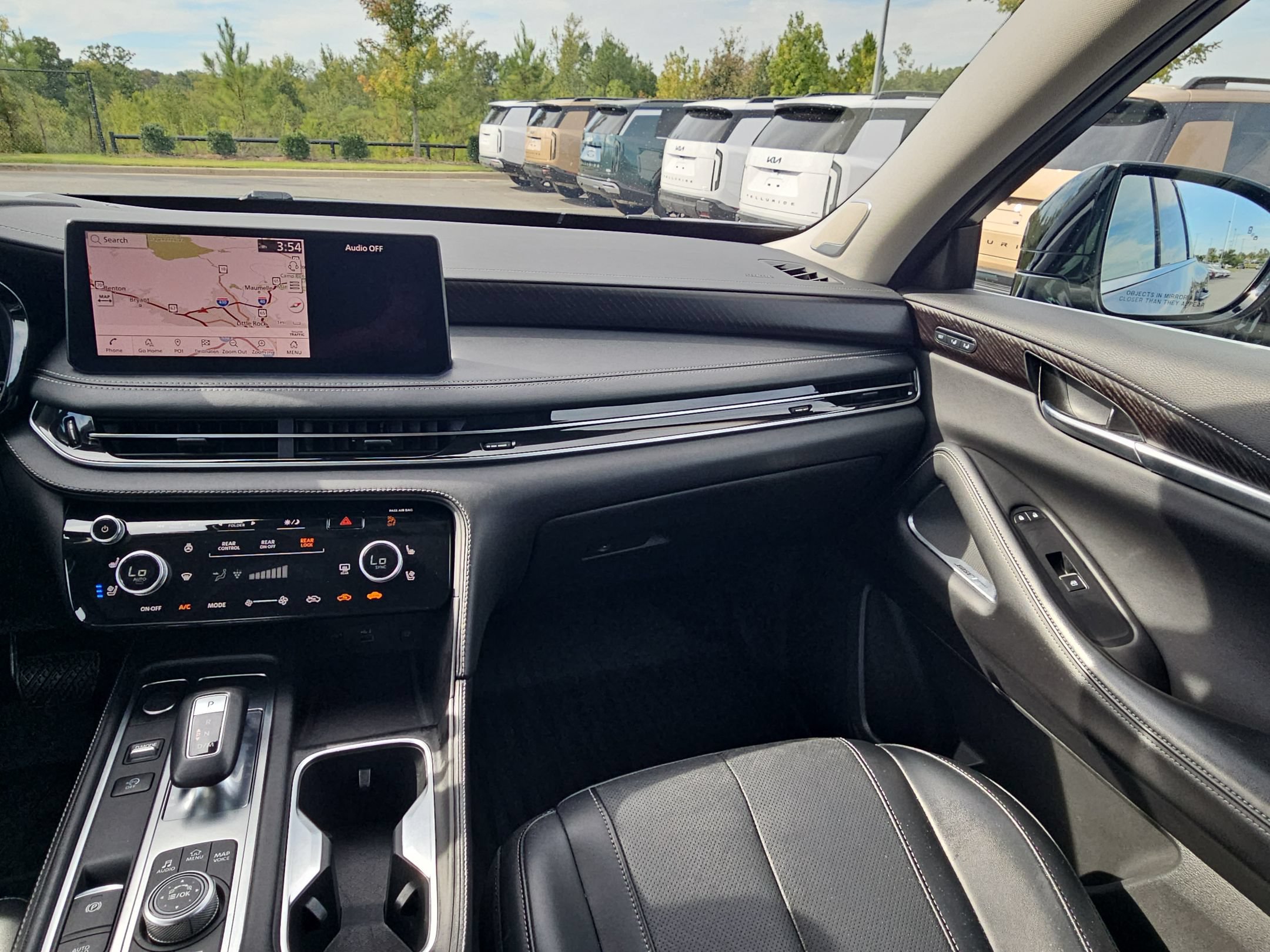 Used 2024 INFINITI QX60 Sensory w/ Vision Package AWD/4WD image 11