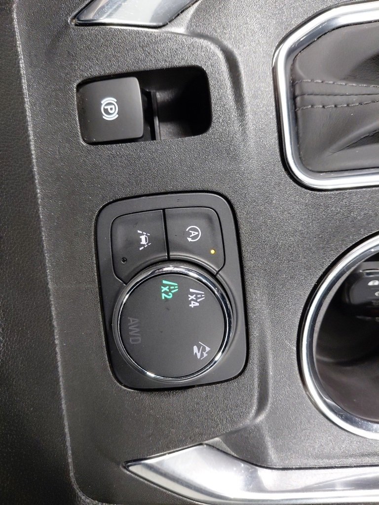 Used 2023 Chevrolet Traverse LT w/ LPO, Floor Liner Package image 28