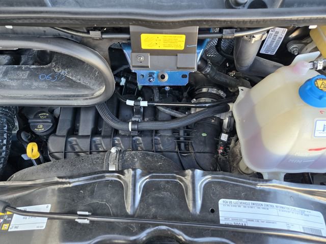 Used 2025 RAM ProMaster 2500 w/ Convenience Group image 30