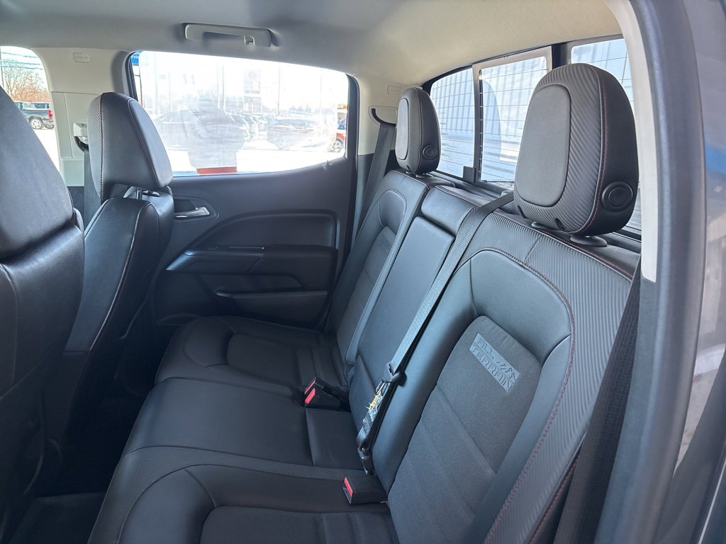 Used 2016 GMC Canyon SLE w/ All Terrain Package image 22