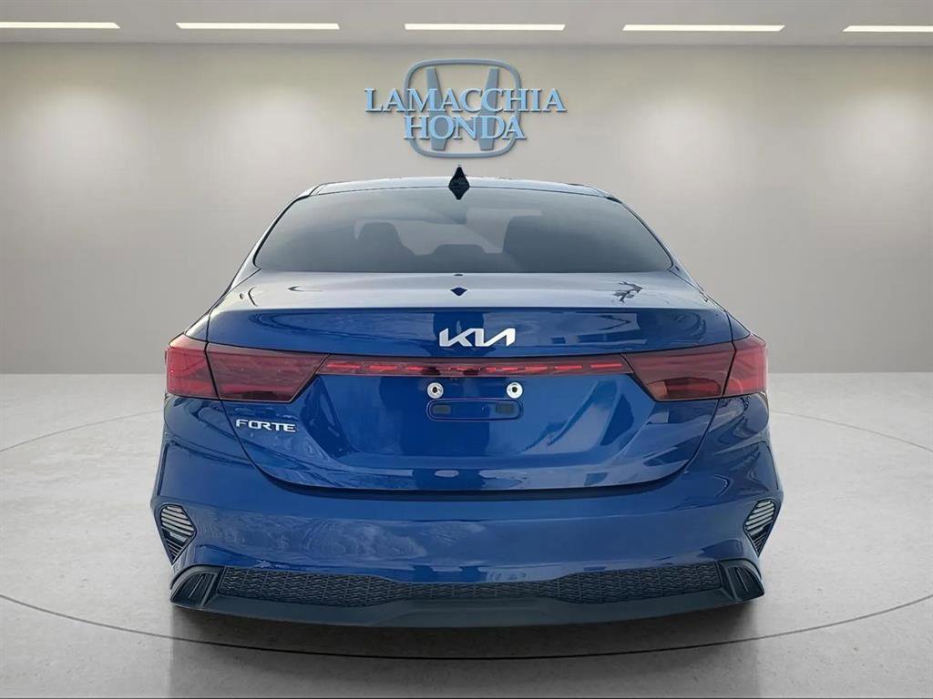 Used 2022 Kia Forte LXS image 4