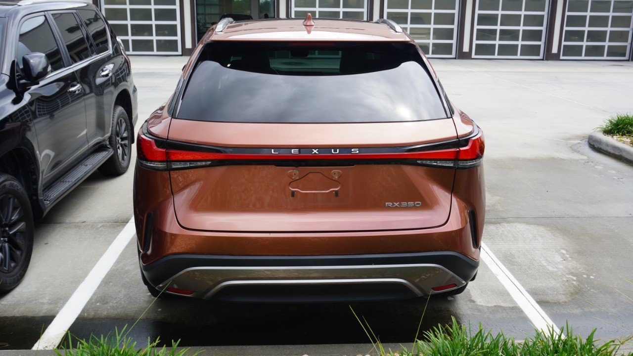 Used 2024 Lexus RX 350 FWD w/ Convenience Package image 6