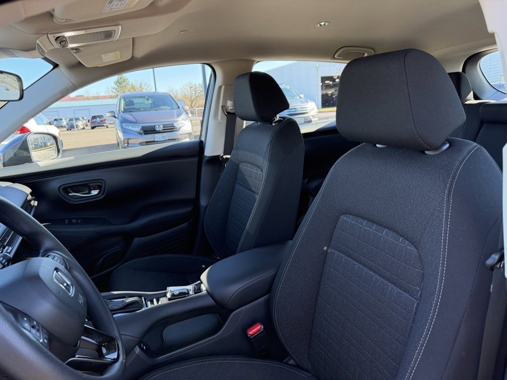Used 2025 Honda HR-V LX image 15