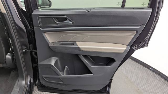 Used 2022 Volkswagen Atlas SE w/ Panoramic Sunroof Package FWD image 19