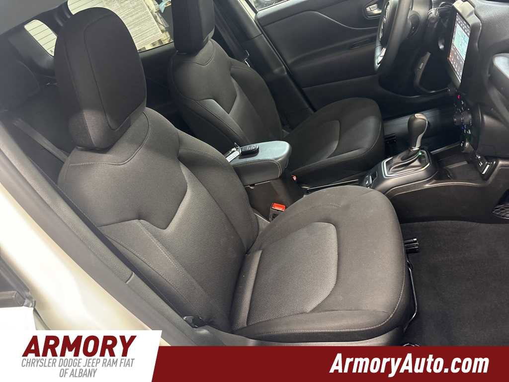 Used 2023 Jeep Renegade Latitude image 33