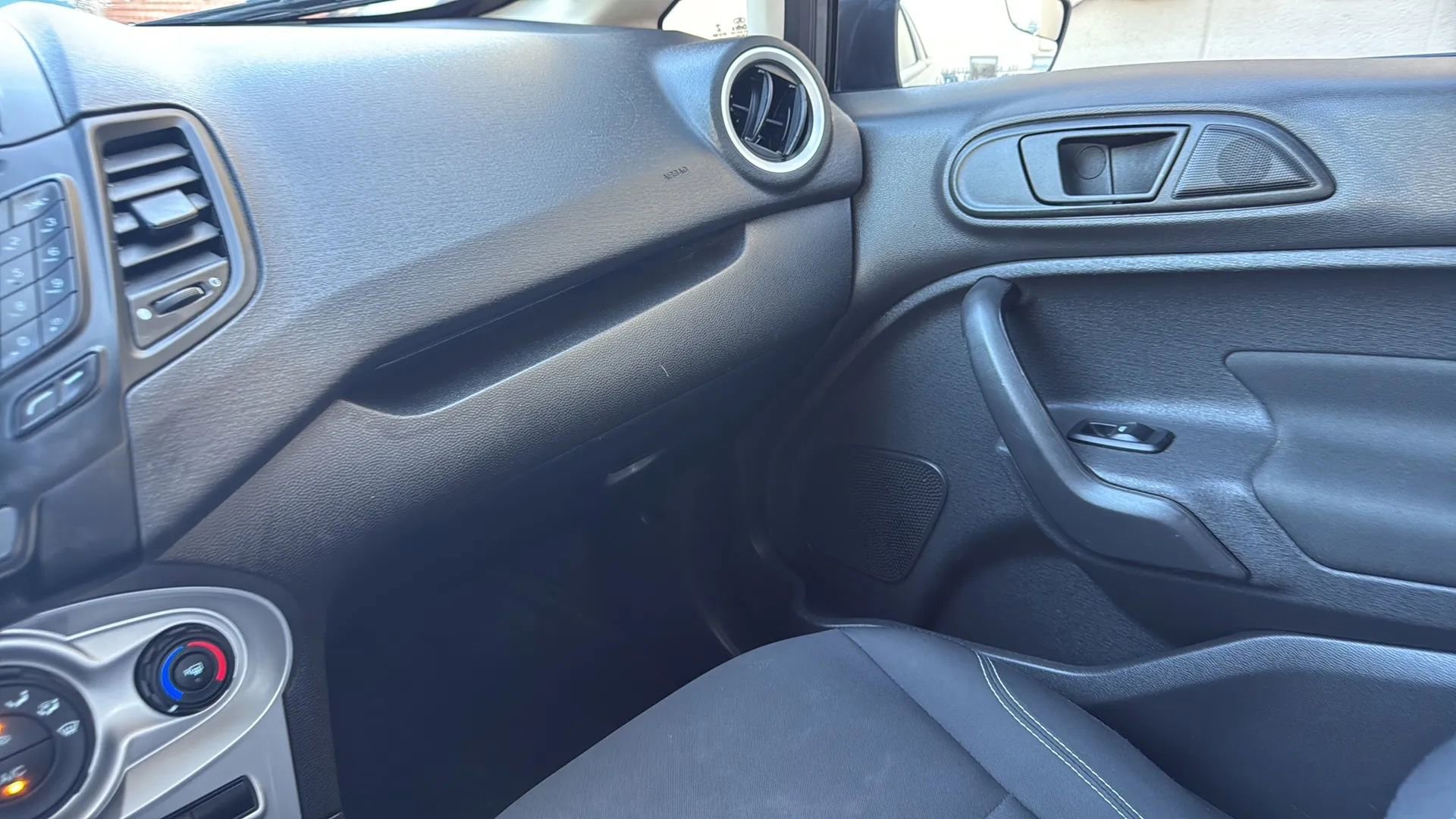 Used 2018 Ford Fiesta SE image 18