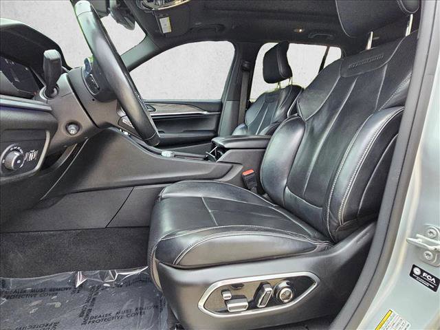 Used 2022 Jeep Grand Cherokee Overland w/ Luxury Tech Group IV RWD image 15