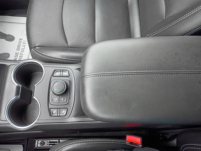 Used 2024 GMC Terrain SLT w/ Elevation Edition AWD/4WD image 37