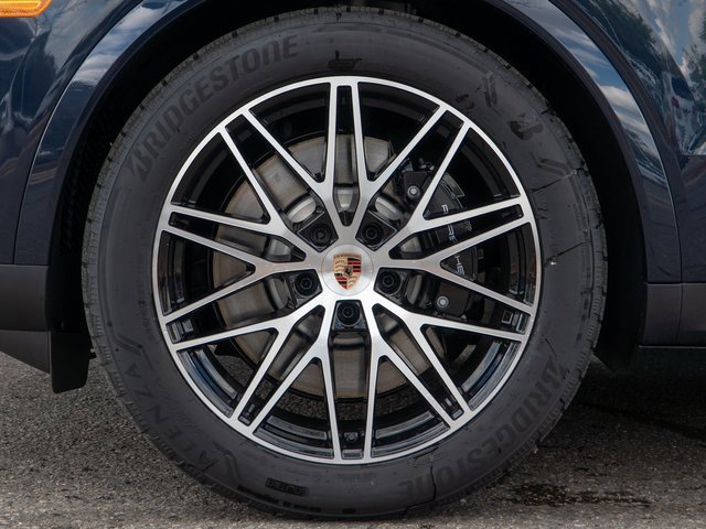 New 2026 Porsche Cayenne S image 12
