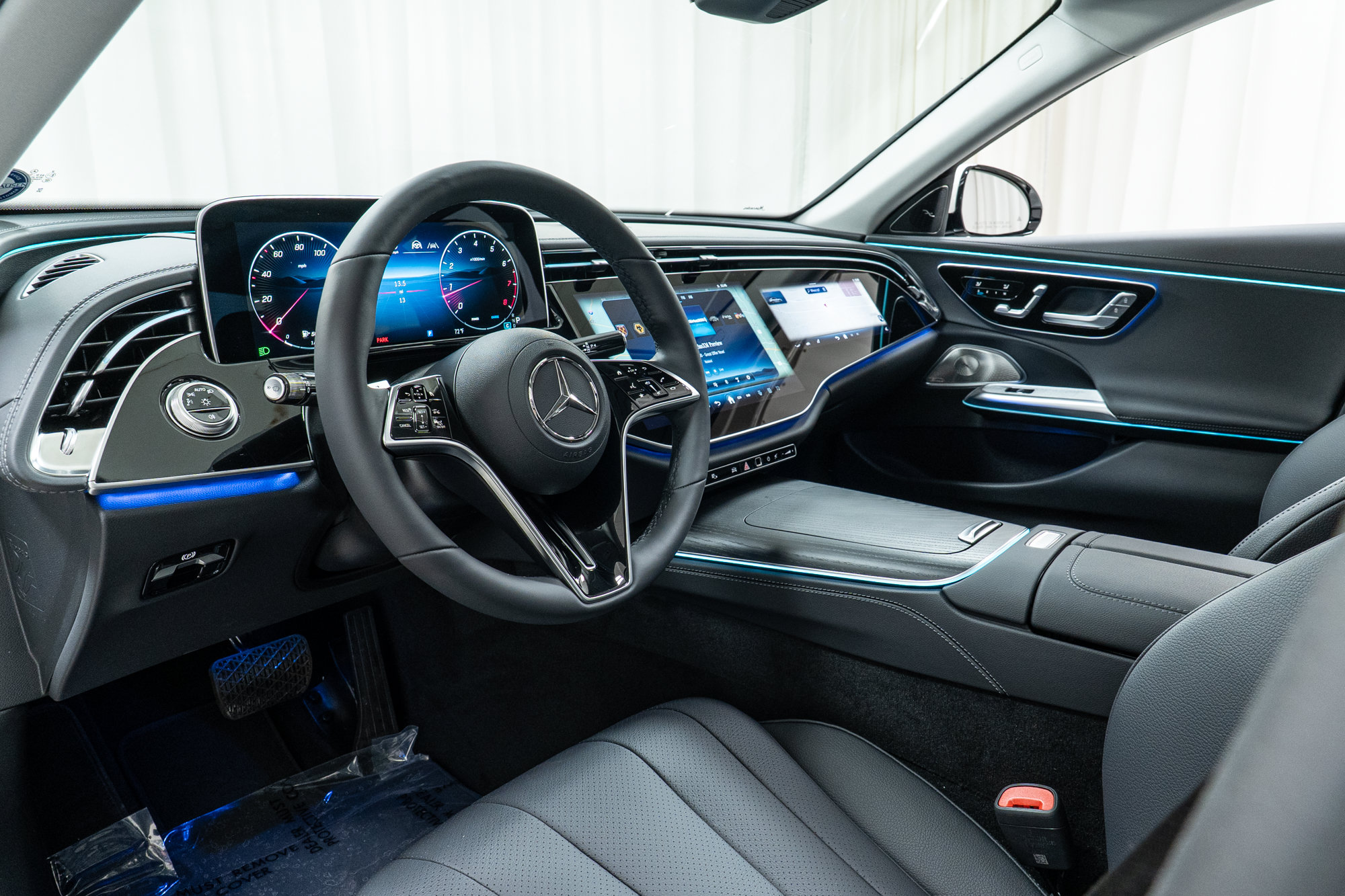 New 2025 Mercedes-Benz E 350 4MATIC Sedan image 12