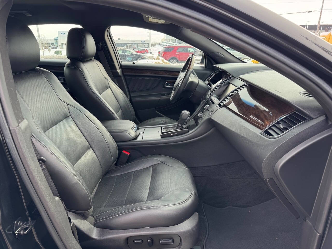 Used 2014 Ford Taurus Limited AWD/4WD image 14